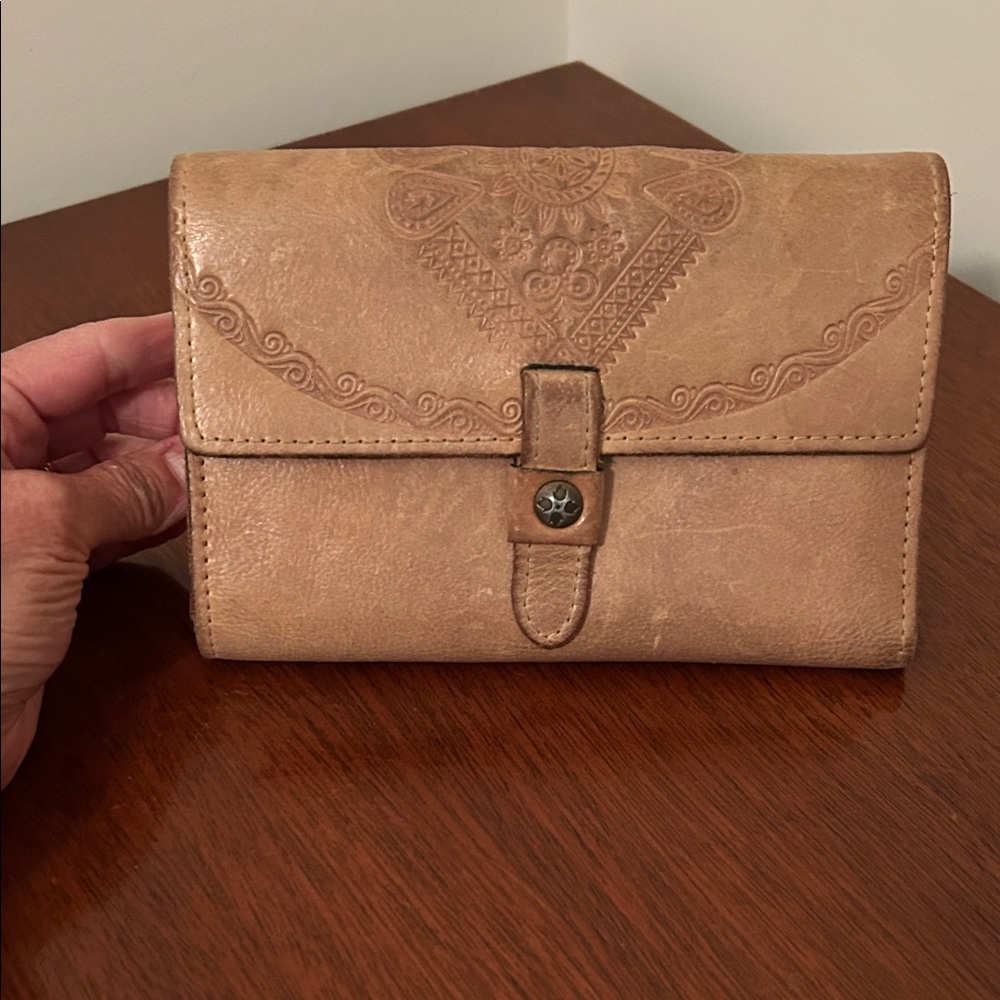 Elegant Tan Leather Clutch